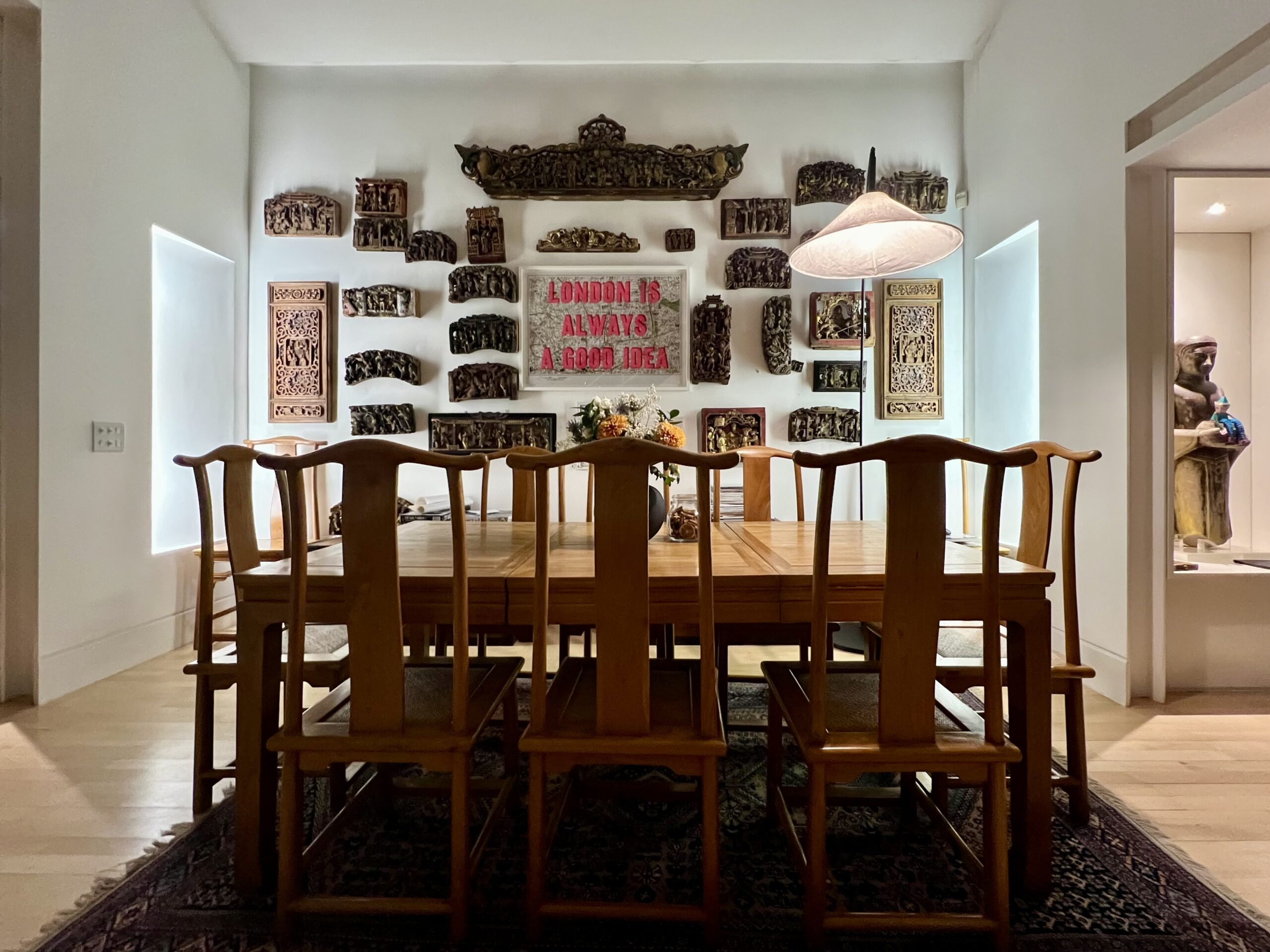 casă cu pereți de sticlă dining