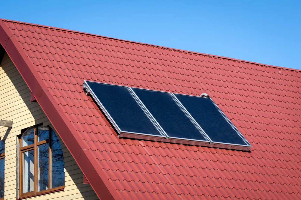 panou solar presurizat vs nepresurizat shutterstock