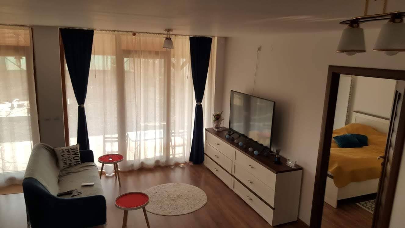 În urmă cu 5 ani, Adrian și soția lui au plătit pe casă 27.000 de euro