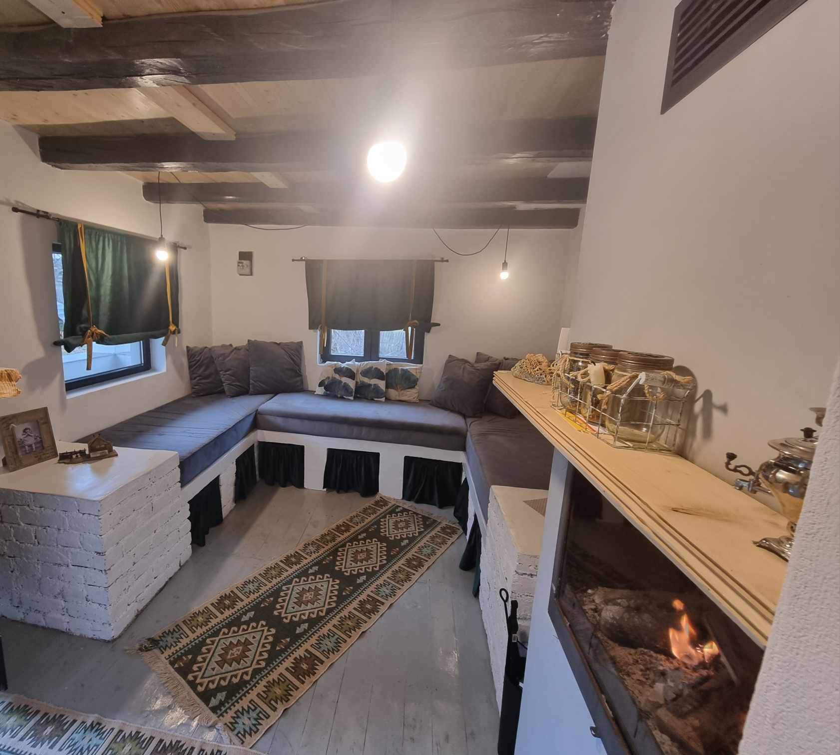 Cuplul și-a dorit să integreze în design elemente moderne, dar și tradiționale