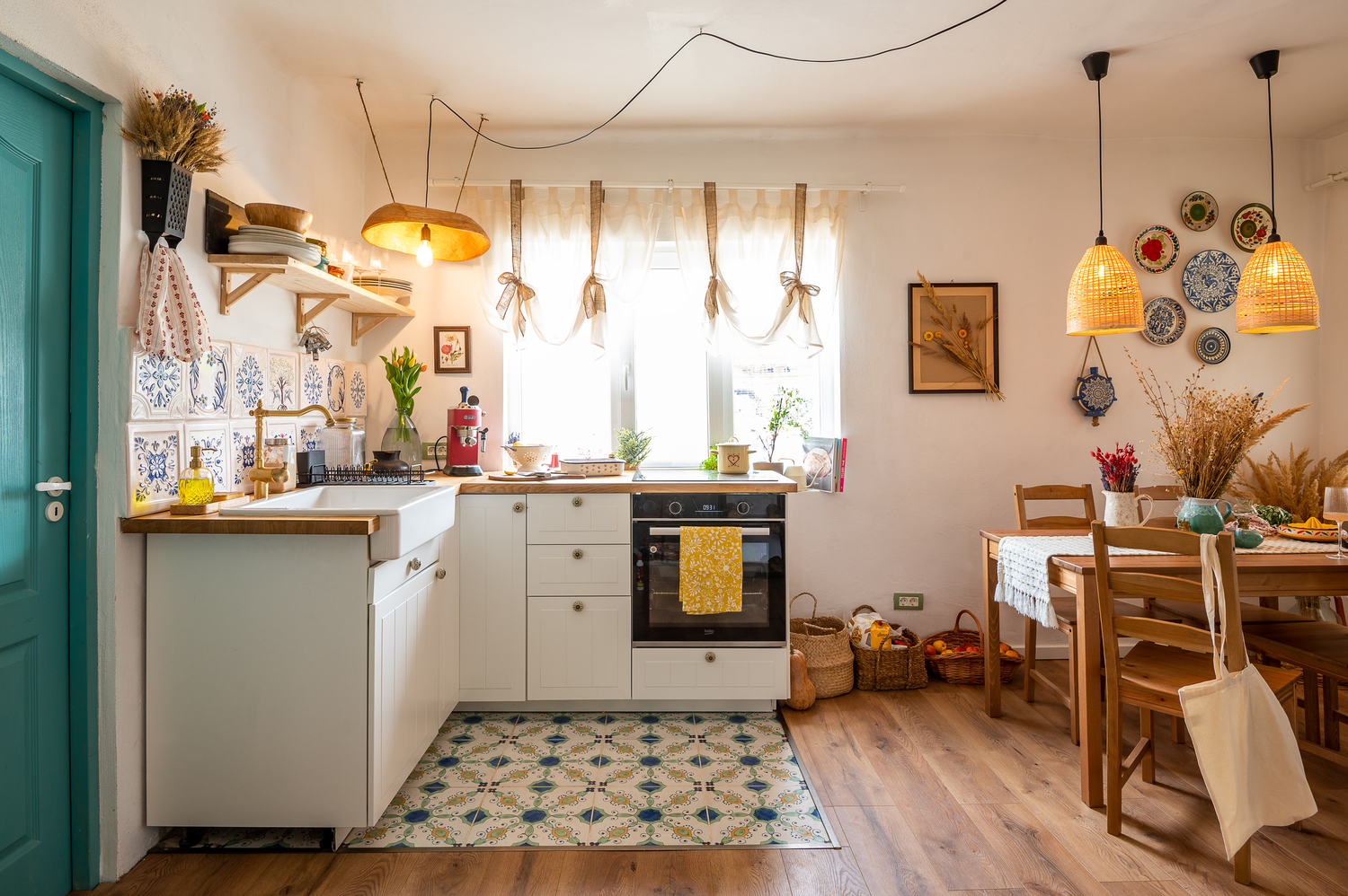 Proprietarii și-au amenajat casa cu ajutorul unui designer. FOTO: Arh. Răzvan Nemțău