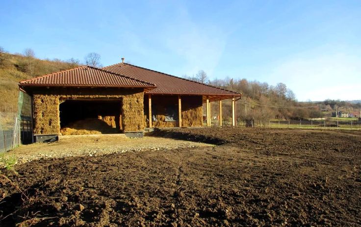 casă baloți de paie exterior