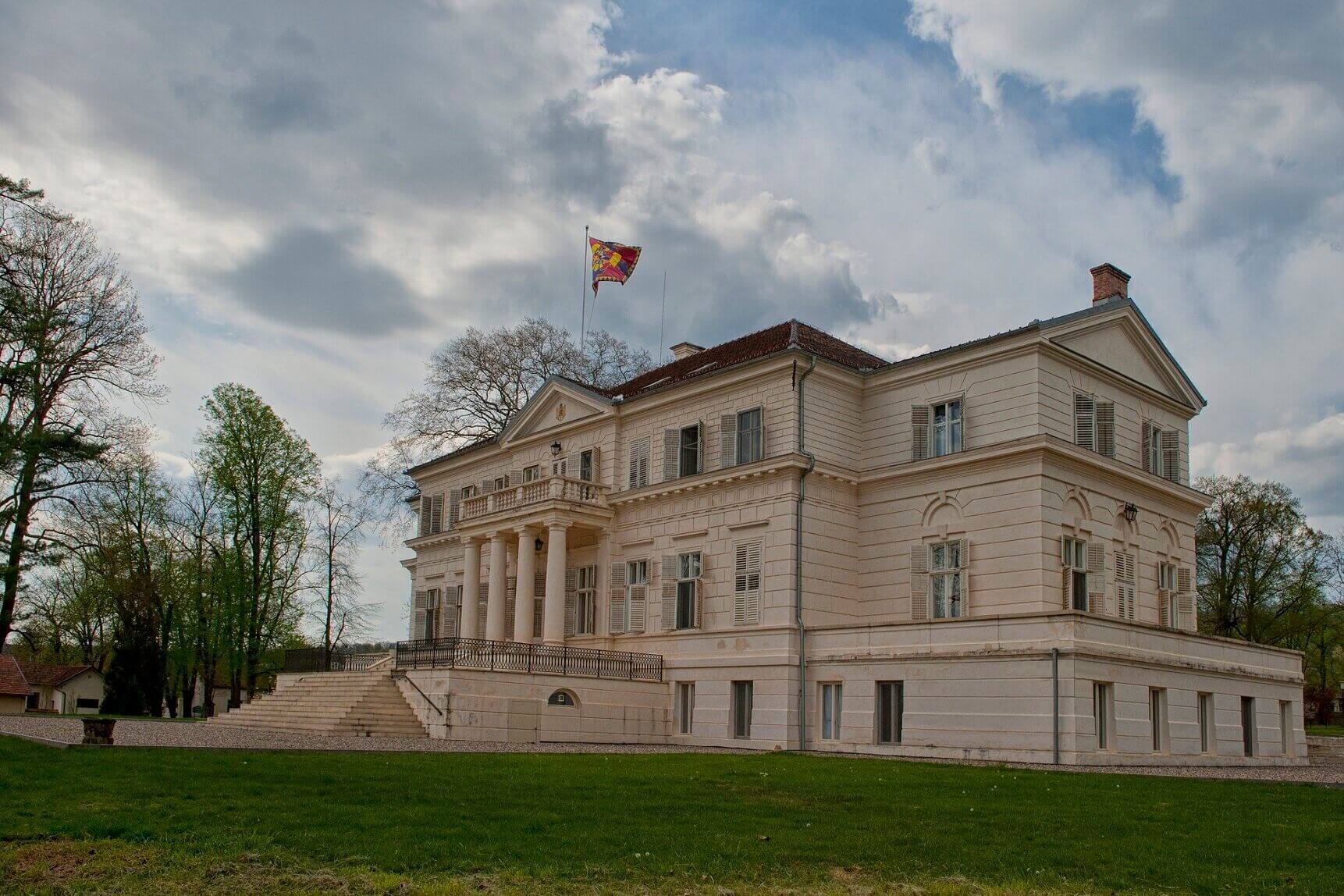 cazări domeniile regale România