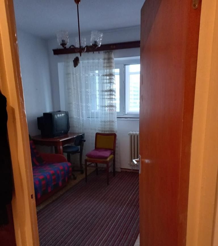 dormitor mic inainte de renovare