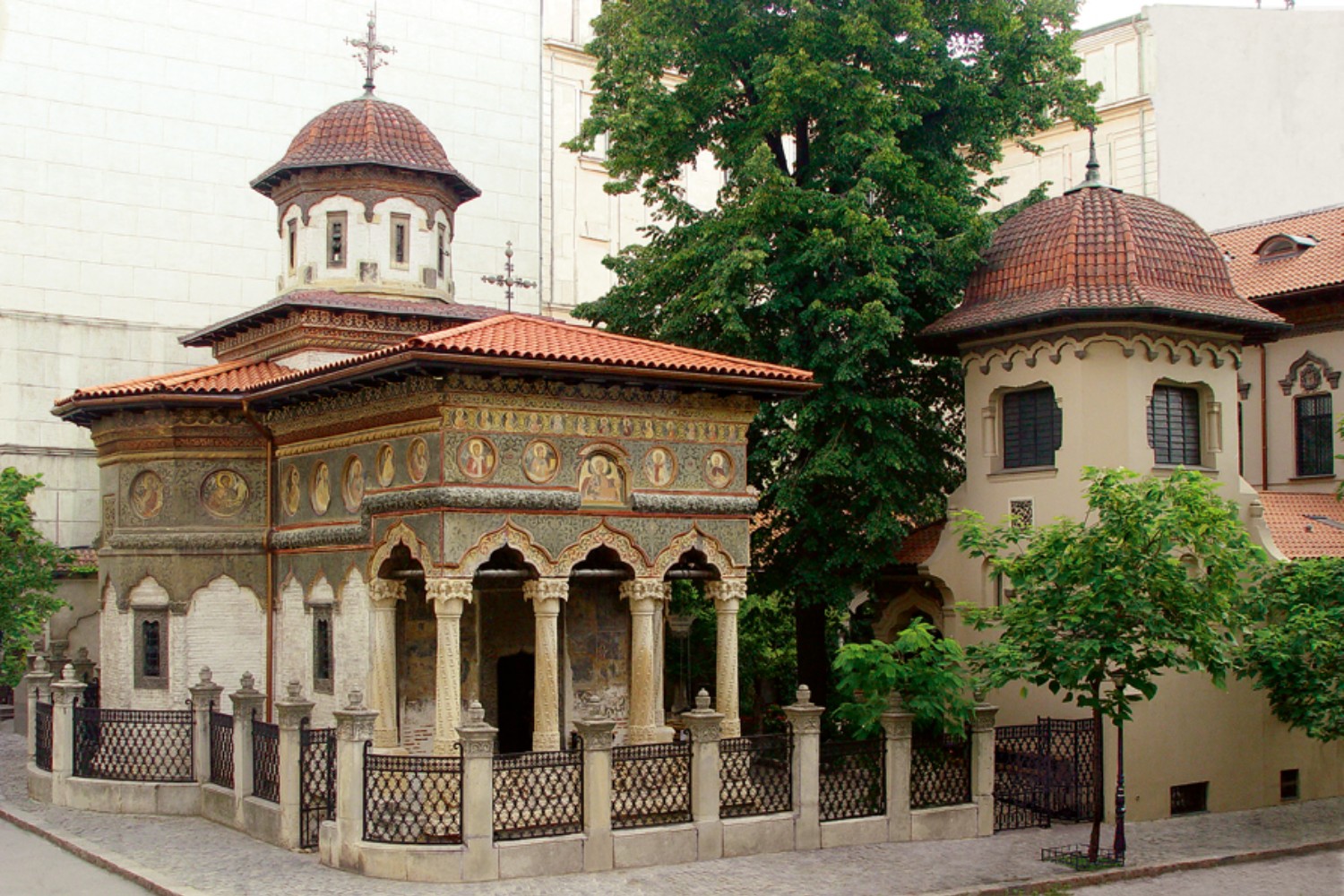 1.3 casa stil brancovenesc - biserica Stavropoleos