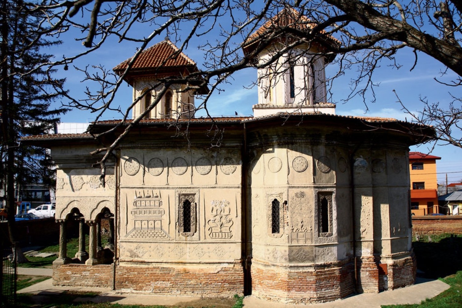 1.4 casa stil brancovenesc - biserica fundenii-doamnei