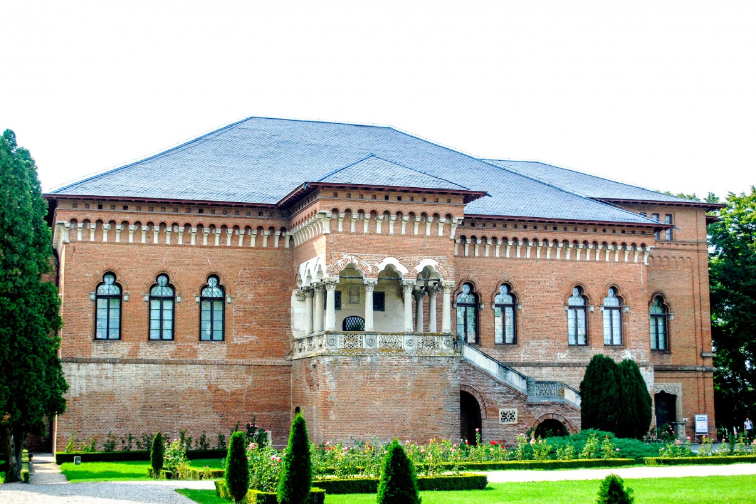 10. casa stil brancovenesc - palatul mogosoaia