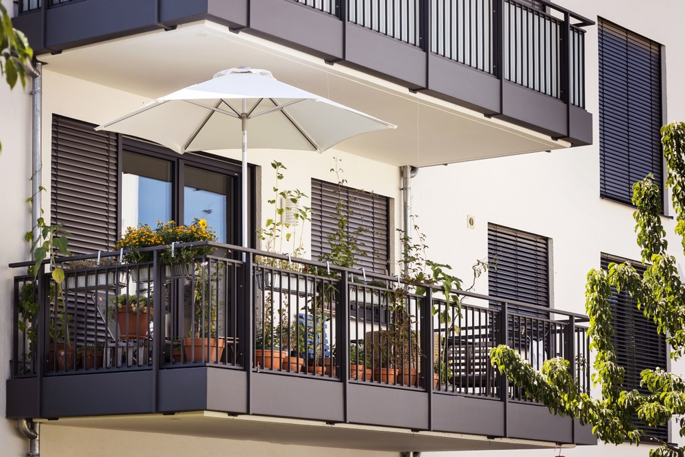 gradina urbana realizata pe balcon la bloc