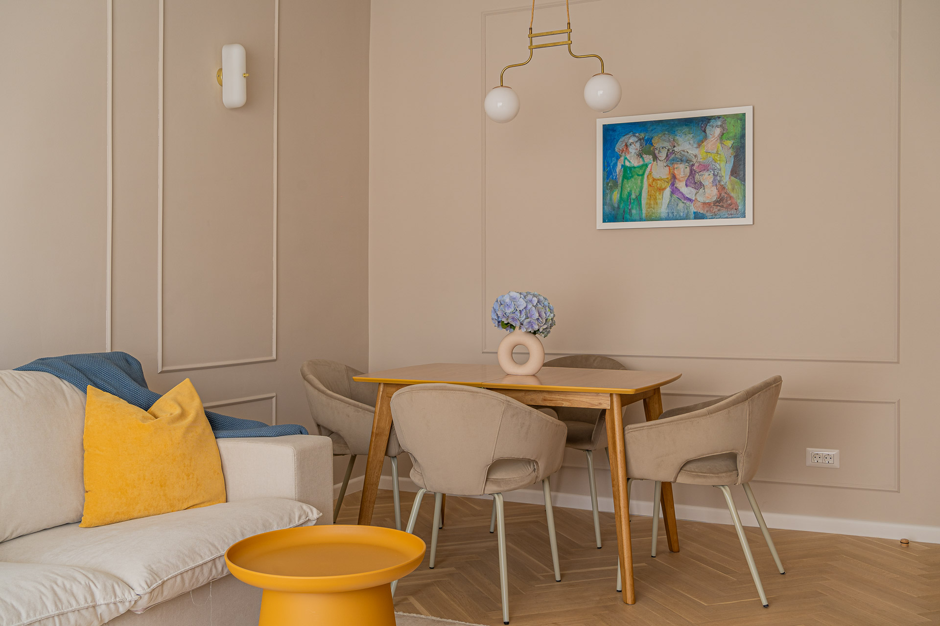 amenajare living apartament interbelic