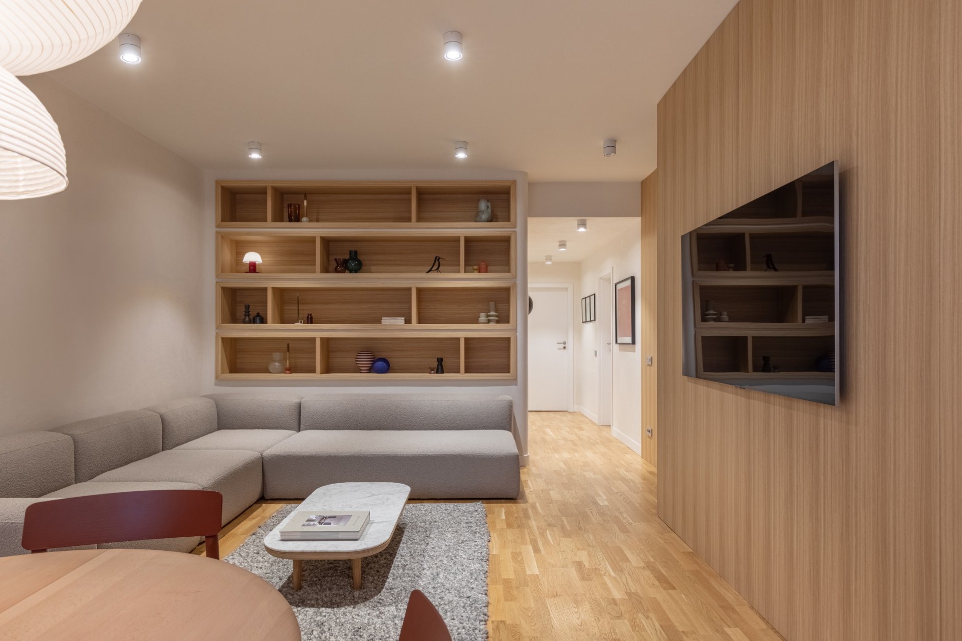 apartament București bibliotecă