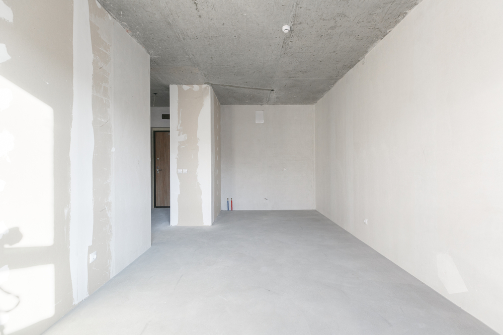 etape constructie casa pereti goi fara fisuri cu rigips aflat in procesul de uscare
