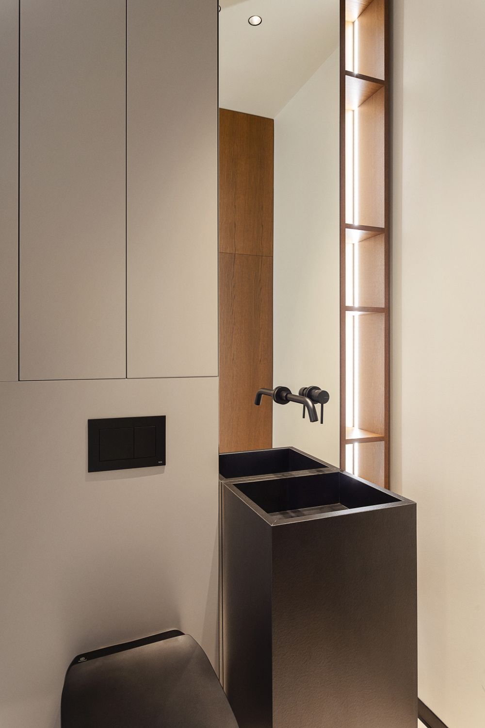 baie cu design interior modern minimalist lavoar freestanding
