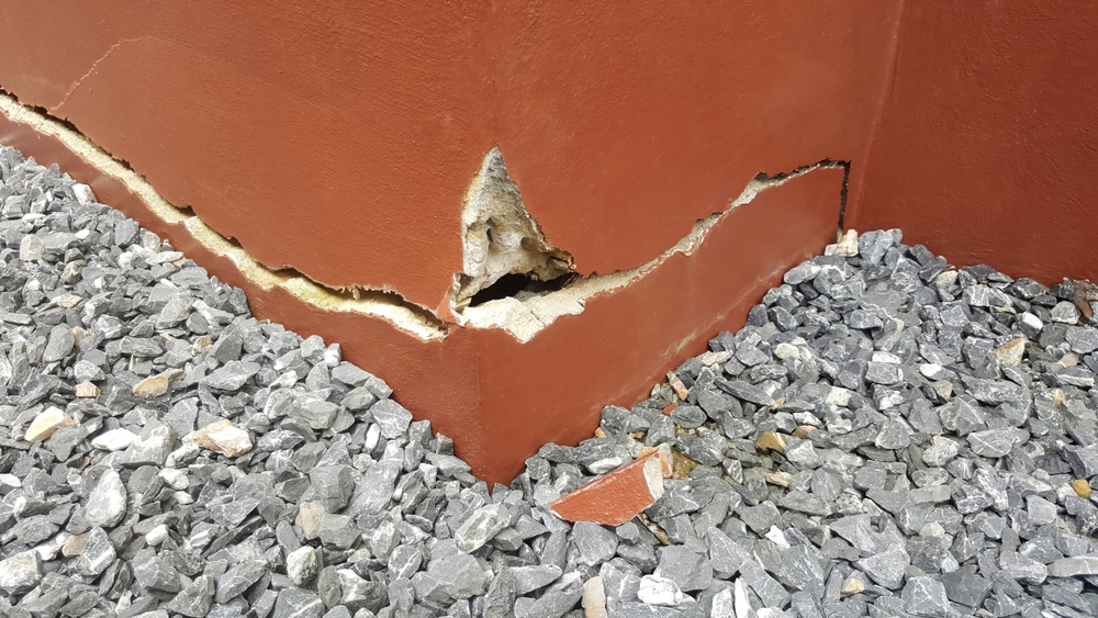fisuri crapaturi fundatie casa veche